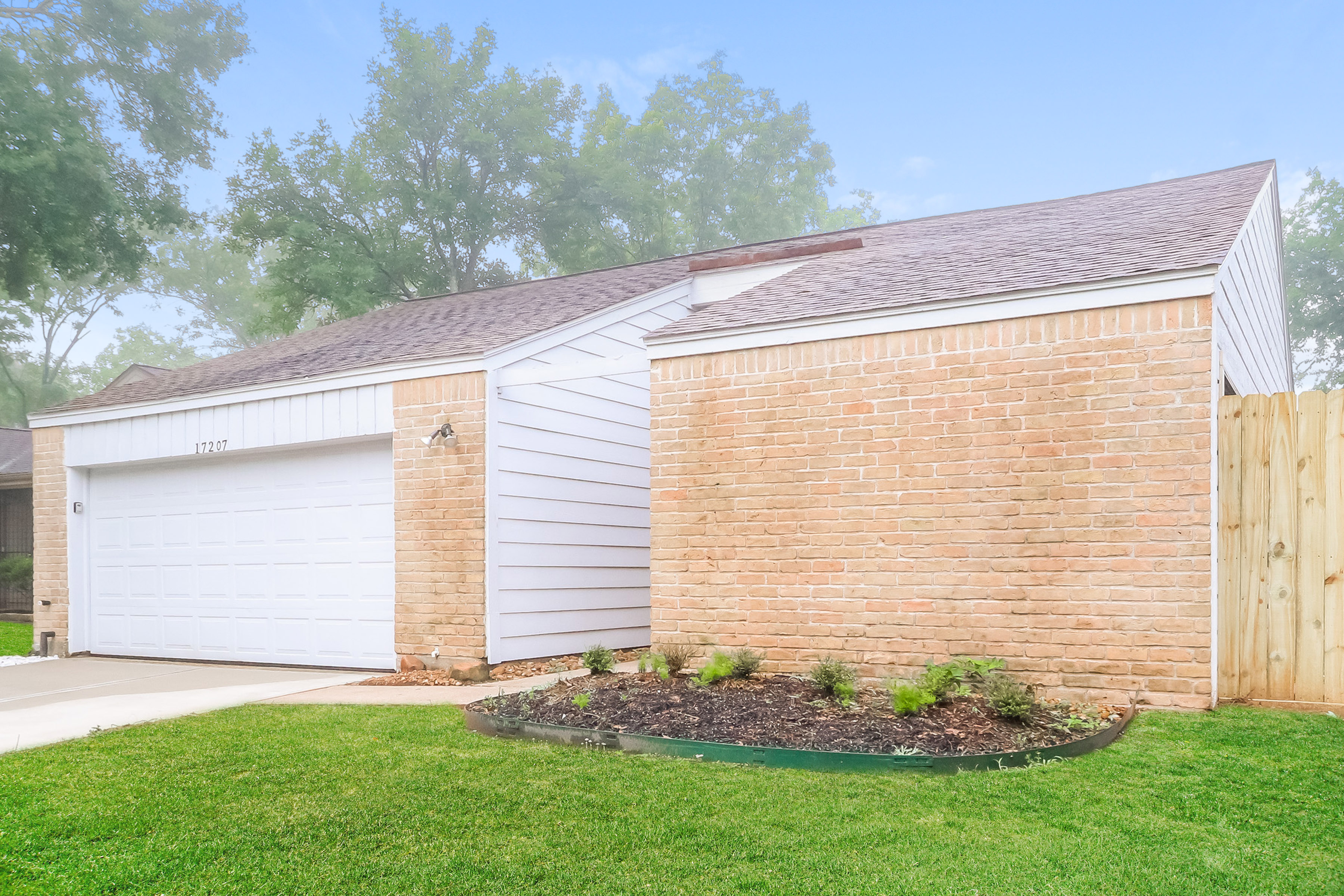 17207 E SUGAR MEADOW DR HOUSTON, TX 77090
